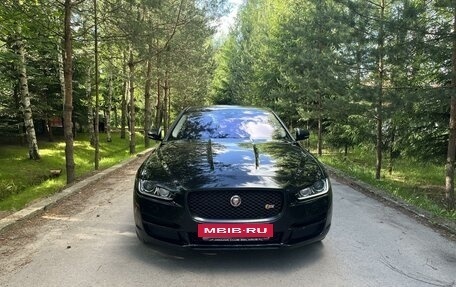 Jaguar XE I рестайлинг, 2016 год, 2 490 000 рублей, 18 фотография