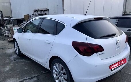 Opel Astra J, 2011 год, 790 000 рублей, 4 фотография