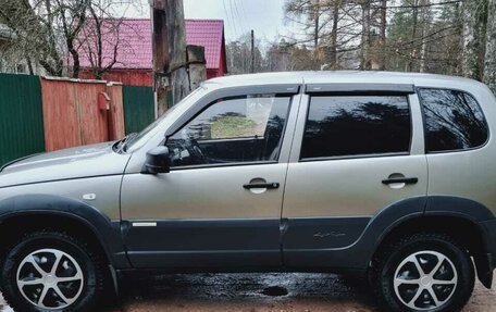 Chevrolet Niva I рестайлинг, 2012 год, 590 000 рублей, 2 фотография