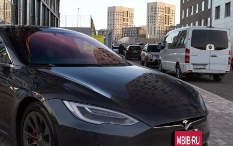 Tesla Model S I, 2018 год, 5 000 000 рублей, 39 фотография