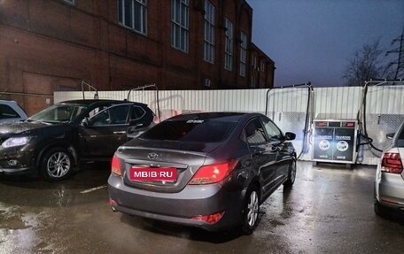 Hyundai Solaris II рестайлинг, 2012 год, 650 000 рублей, 1 фотография