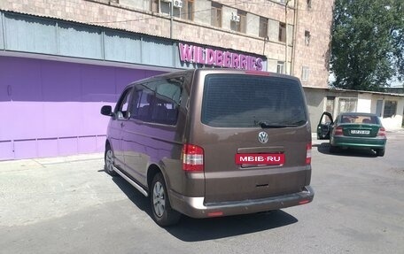 Volkswagen Transporter T5 рестайлинг, 2011 год, 1 645 000 рублей, 4 фотография