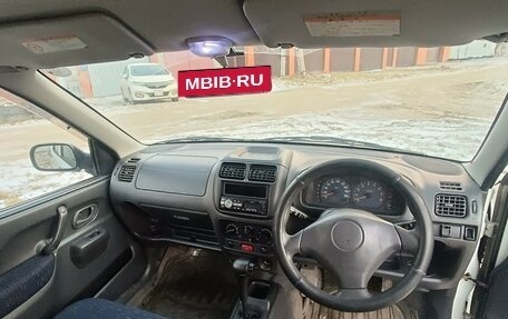 Suzuki Swift II, 2002 год, 380 000 рублей, 16 фотография