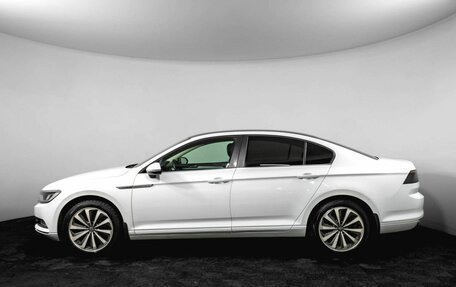 Volkswagen Passat B8 рестайлинг, 2015 год, 1 800 000 рублей, 9 фотография