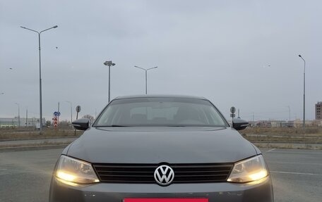 Volkswagen Jetta VI, 2012 год, 1 050 000 рублей, 2 фотография