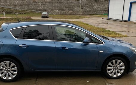 Opel Astra J, 2013 год, 950 000 рублей, 6 фотография