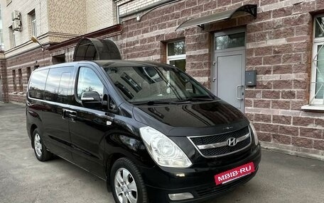 Hyundai Grand Starex Grand Starex I рестайлинг 2, 2010 год, 1 790 000 рублей, 2 фотография