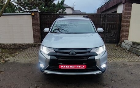 Mitsubishi Outlander III рестайлинг 3, 2018 год, 2 250 000 рублей, 2 фотография