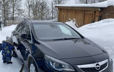 Opel Astra J, 2011 год, 900 000 рублей, 2 фотография