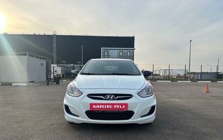 Hyundai Solaris II рестайлинг, 2013 год, 785 000 рублей, 5 фотография