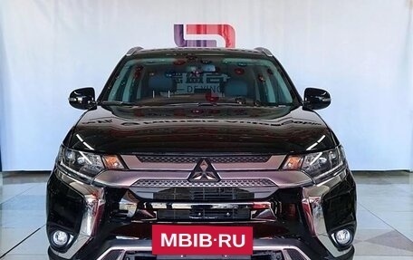 Mitsubishi Outlander III рестайлинг 3, 2021 год, 2 650 000 рублей, 2 фотография