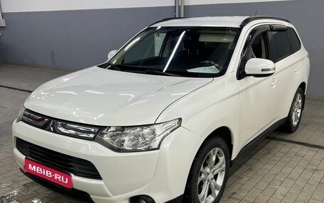 Mitsubishi Outlander III рестайлинг 3, 2012 год, 1 599 000 рублей, 1 фотография