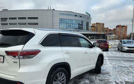 Toyota Highlander III, 2014 год, 3 290 000 рублей, 10 фотография