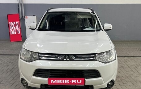 Mitsubishi Outlander III рестайлинг 3, 2012 год, 1 599 000 рублей, 2 фотография