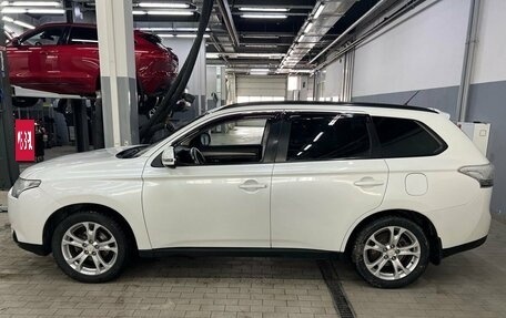 Mitsubishi Outlander III рестайлинг 3, 2012 год, 1 599 000 рублей, 4 фотография