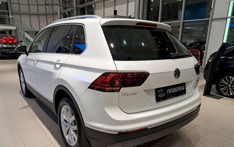 Volkswagen Tiguan II, 2017 год, 2 897 000 рублей, 11 фотография