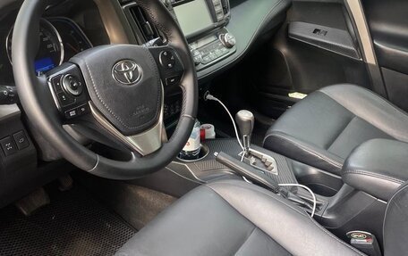 Toyota RAV4, 2015 год, 2 100 000 рублей, 2 фотография