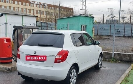 Skoda Fabia II, 2014 год, 890 000 рублей, 2 фотография