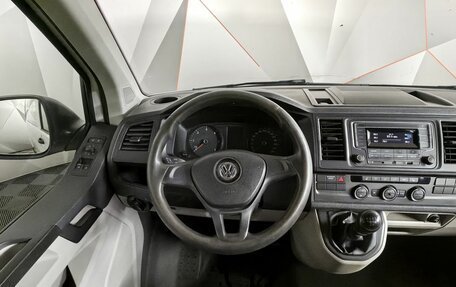 Volkswagen Caravelle T6 рестайлинг, 2017 год, 2 049 700 рублей, 16 фотография