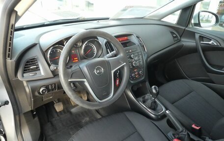 Opel Astra J, 2013 год, 750 000 рублей, 11 фотография