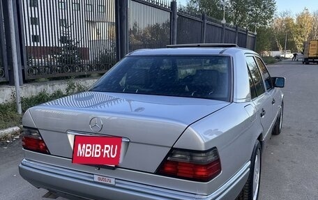 Mercedes-Benz E-Класс, 1995 год, 3 200 000 рублей, 3 фотография