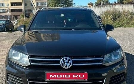 Volkswagen Touareg III, 2014 год, 2 200 000 рублей, 1 фотография