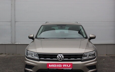 Volkswagen Tiguan II, 2018 год, 3 120 000 рублей, 3 фотография