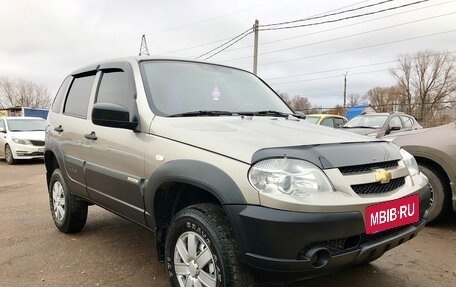 Chevrolet Niva I рестайлинг, 2017 год, 655 000 рублей, 2 фотография