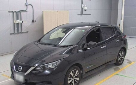 Nissan Leaf II, 2019 год, 1 750 000 рублей, 2 фотография