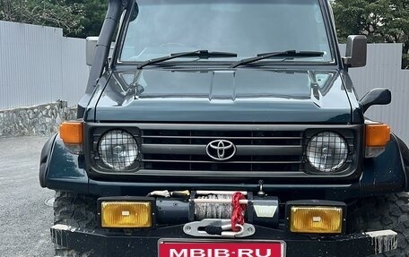 Toyota Land Cruiser 70, 1995 год, 3 200 000 рублей, 2 фотография