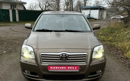 Toyota Avensis III рестайлинг, 2005 год, 1 050 000 рублей, 4 фотография