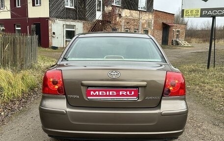 Toyota Avensis III рестайлинг, 2005 год, 1 050 000 рублей, 7 фотография