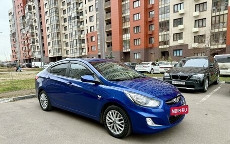 Hyundai Solaris II рестайлинг, 2011 год, 820 000 рублей, 2 фотография