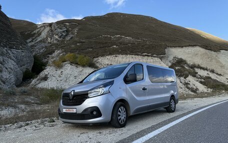 Renault Trafic, 2019 год, 2 400 000 рублей, 3 фотография