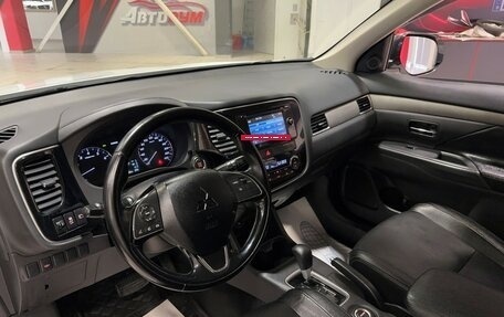 Mitsubishi Outlander III рестайлинг 3, 2015 год, 2 147 000 рублей, 8 фотография