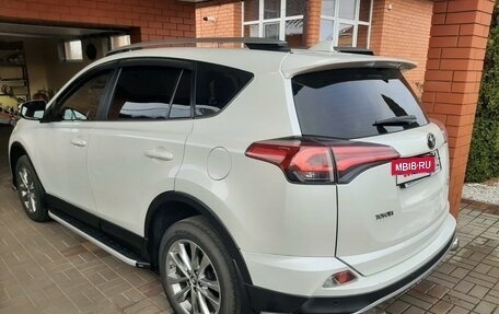 Toyota RAV4, 2017 год, 3 300 000 рублей, 4 фотография