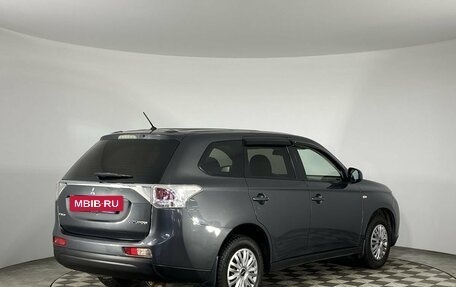 Mitsubishi Outlander III рестайлинг 3, 2014 год, 1 570 000 рублей, 6 фотография