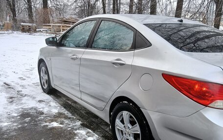 Hyundai Solaris II рестайлинг, 2012 год, 660 000 рублей, 3 фотография