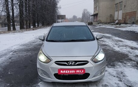 Hyundai Solaris II рестайлинг, 2012 год, 660 000 рублей, 8 фотография