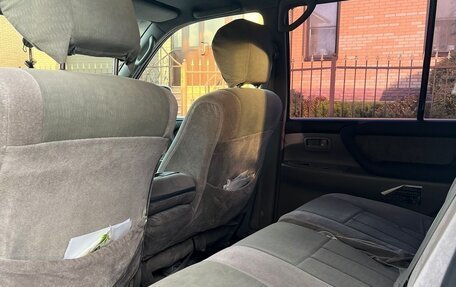 Toyota Land Cruiser 100 рестайлинг 2, 2007 год, 2 850 000 рублей, 2 фотография