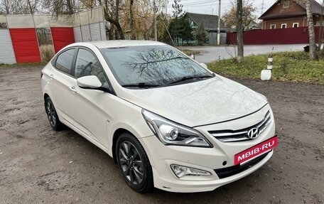 Hyundai Solaris II рестайлинг, 2015 год, 900 000 рублей, 17 фотография