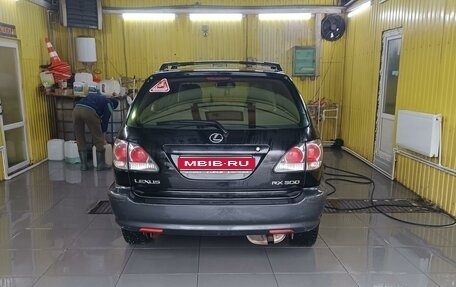 Lexus RX IV рестайлинг, 2001 год, 839 999 рублей, 3 фотография