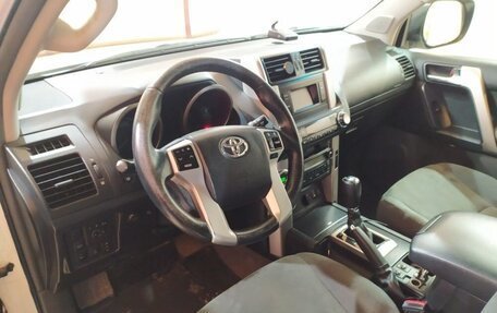 Toyota Land Cruiser Prado 150 рестайлинг 2, 2011 год, 2 600 000 рублей, 2 фотография