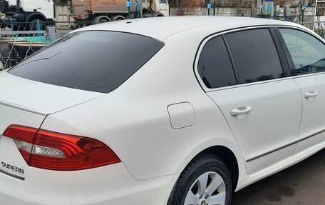 Skoda Superb III рестайлинг, 2014 год, 1 450 000 рублей, 17 фотография