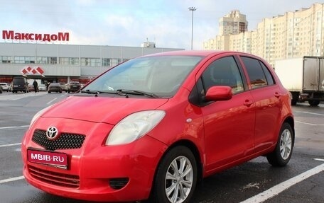 Toyota Yaris III рестайлинг, 2006 год, 680 000 рублей, 1 фотография