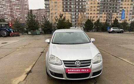 Volkswagen Jetta VI, 2010 год, 825 000 рублей, 4 фотография