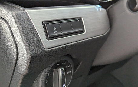 Volkswagen Multivan T6 рестайлинг, 2022 год, 12 000 000 рублей, 15 фотография