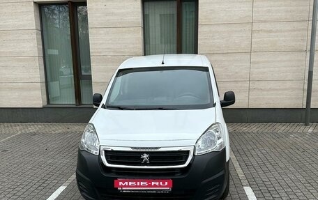 Peugeot Partner II рестайлинг 2, 2016 год, 1 200 000 рублей, 2 фотография