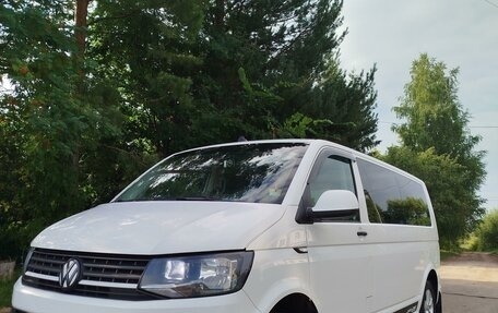 Volkswagen Caravelle T6 рестайлинг, 2018 год, 3 250 000 рублей, 1 фотография