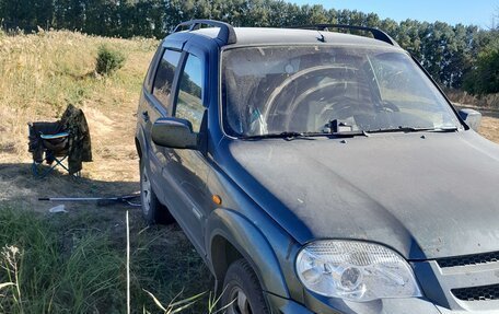 Chevrolet Niva I рестайлинг, 2010 год, 550 000 рублей, 1 фотография